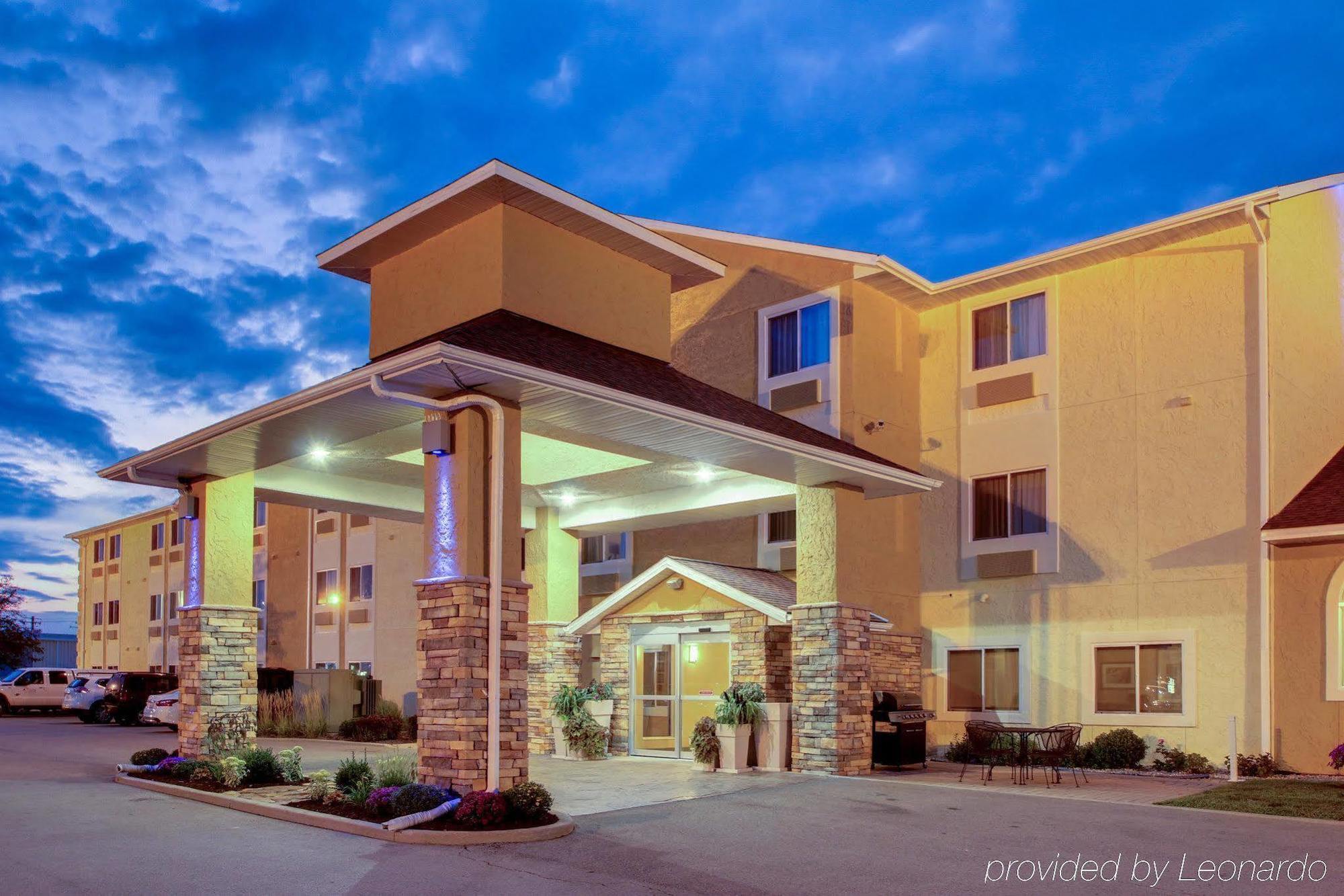 Comfort Inn Ottawa Starved Rock Area Exterior photo